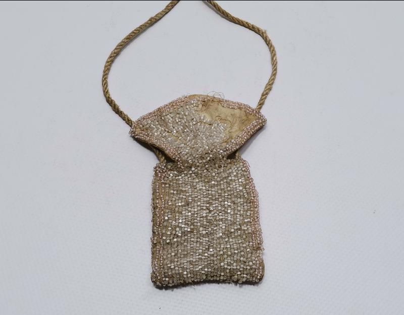 OSMANLI DÖNEMİ ÜZERİ BONCUK İŞLEME BOZUK PARA ÇANTASI