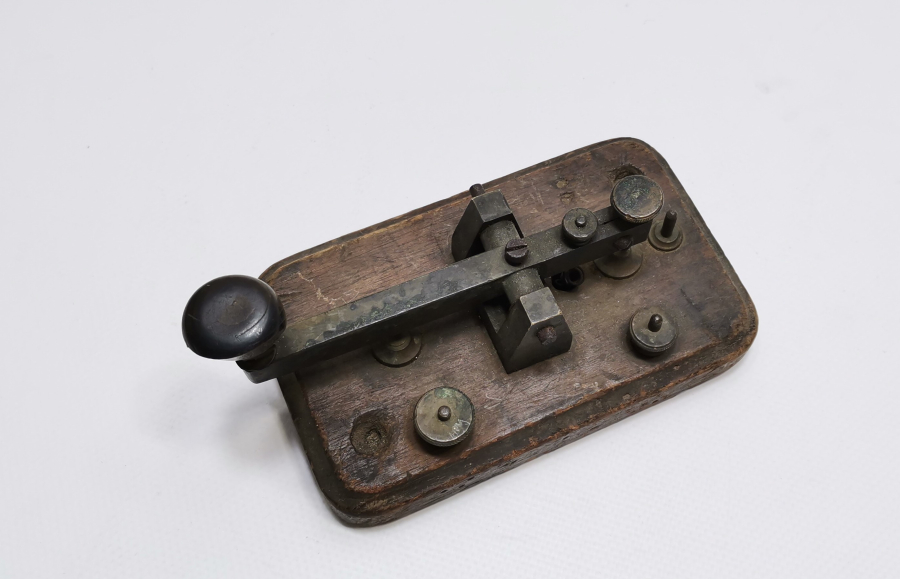 1. DÜNYA SAVAŞI DÖNEMİ BOYNUZ TUTMAÇLI TELGRAF MANÜPLESİ