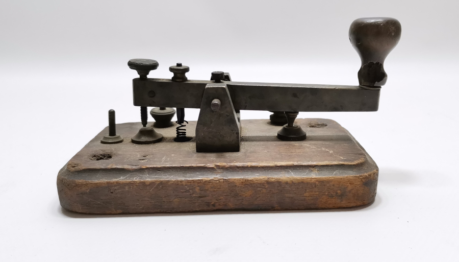 1. DÜNYA SAVAŞI DÖNEMİ BOYNUZ TUTMAÇLI TELGRAF MANÜPLESİ