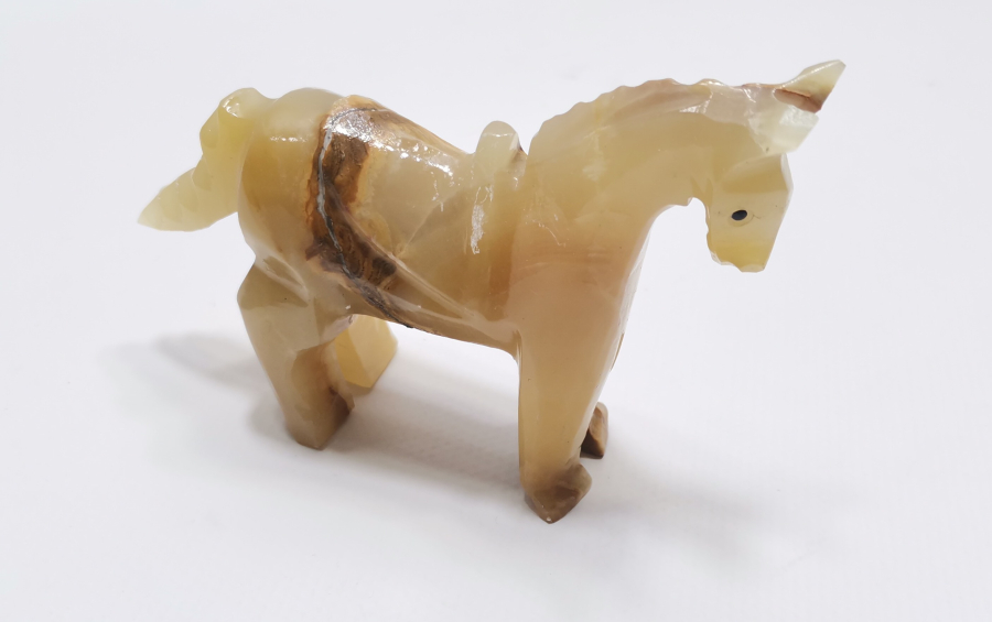 AKİK TAŞINDAN YAPILMIŞ ANTİKA AT FİGÜRÜ