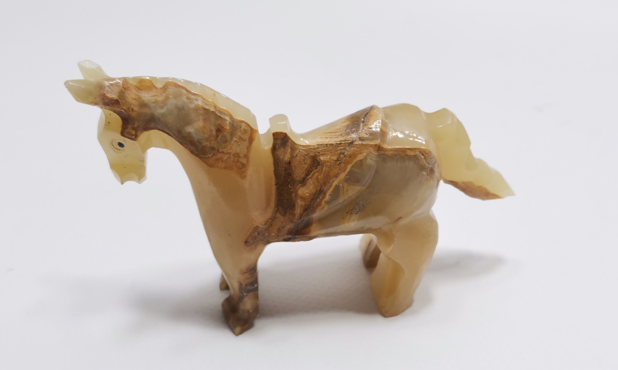 AKİK TAŞINDAN YAPILMIŞ ANTİKA AT FİGÜRÜ