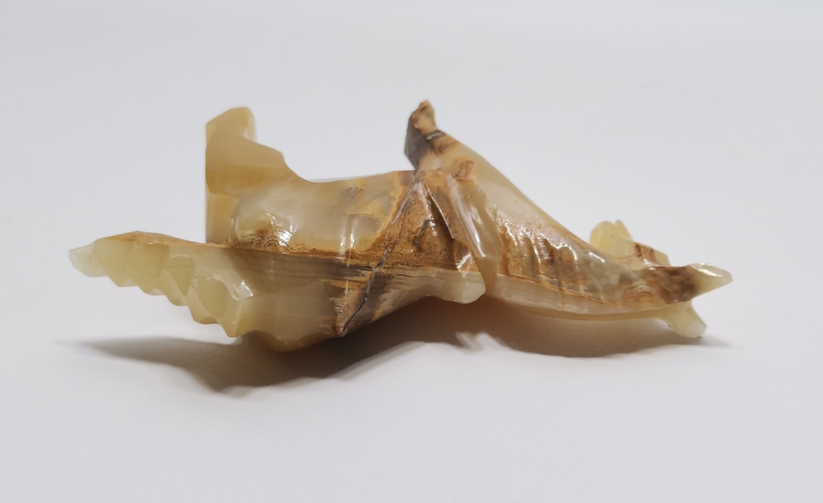 AKİK TAŞINDAN YAPILMIŞ ANTİKA AT FİGÜRÜ