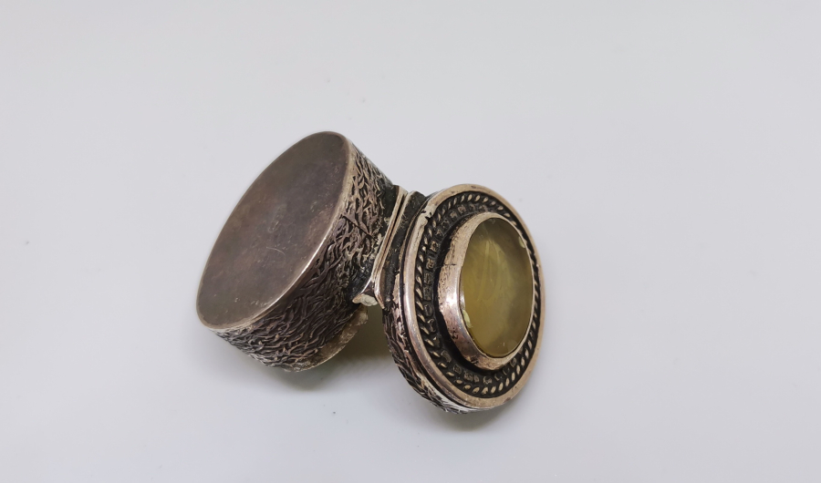 AKİK ÜZERİ YAZILI ANTİKA GÜMÜŞ KUTU