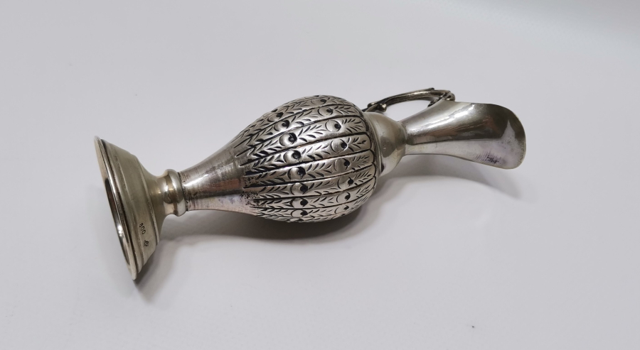 GÜMÜŞTEN MAMUL ANTİKA SÜRAHİ