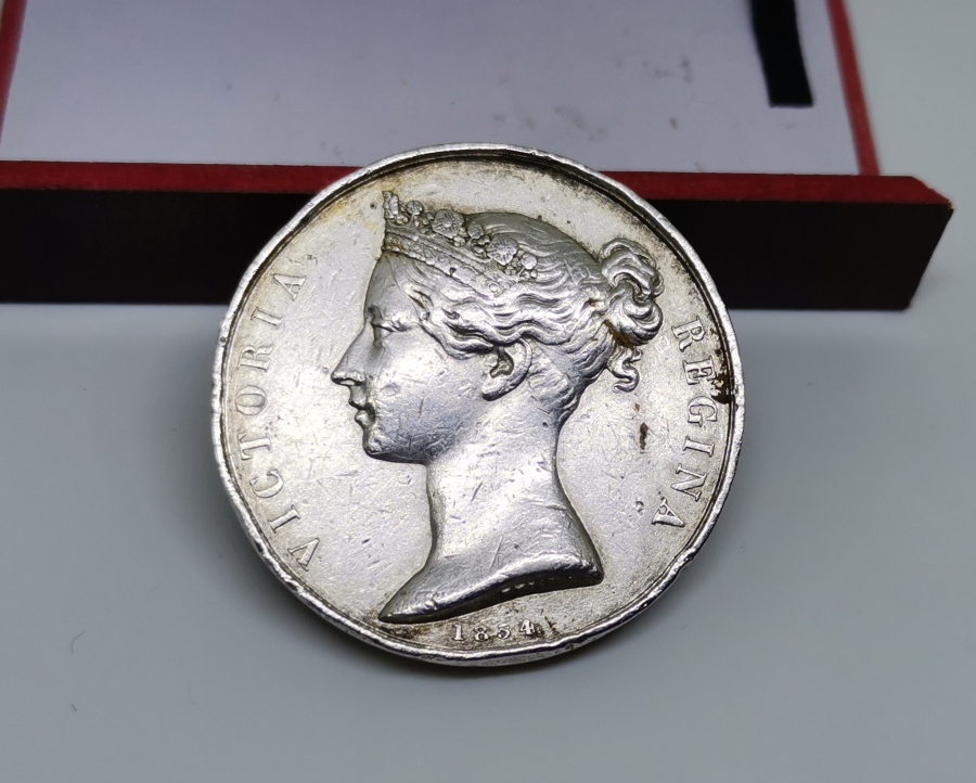 GÜMÜŞTEN MAMUL NADİR KIRIM MADALYONU