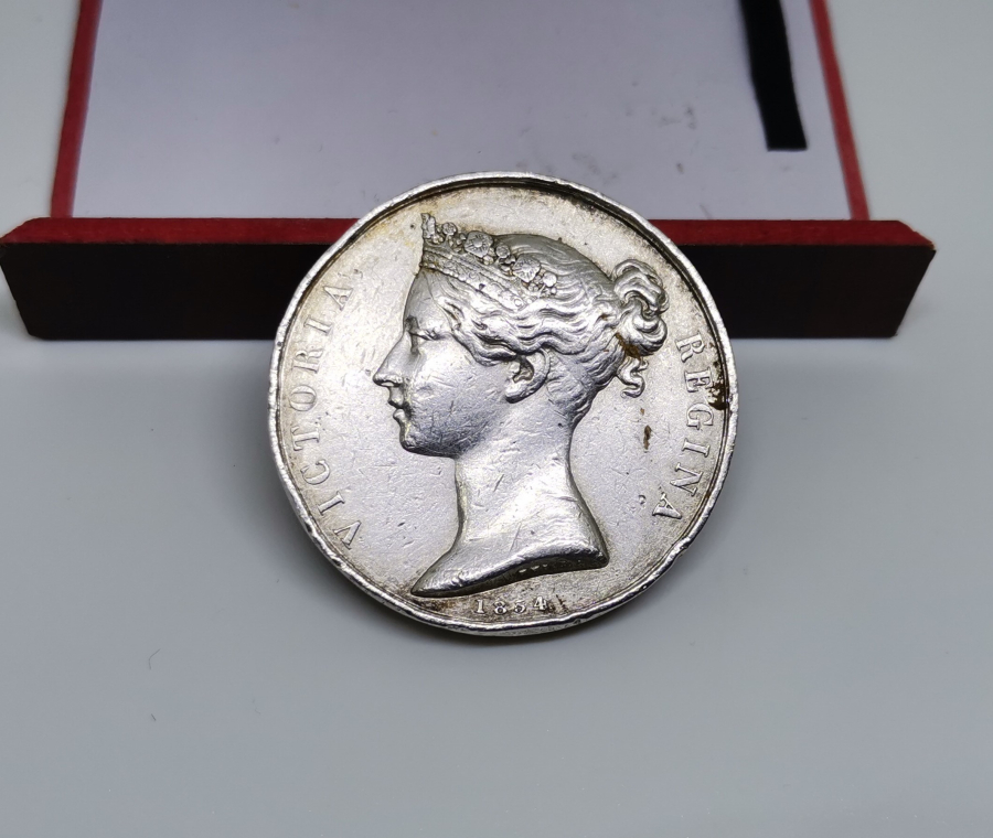 GÜMÜŞTEN MAMUL NADİR KIRIM MADALYONU