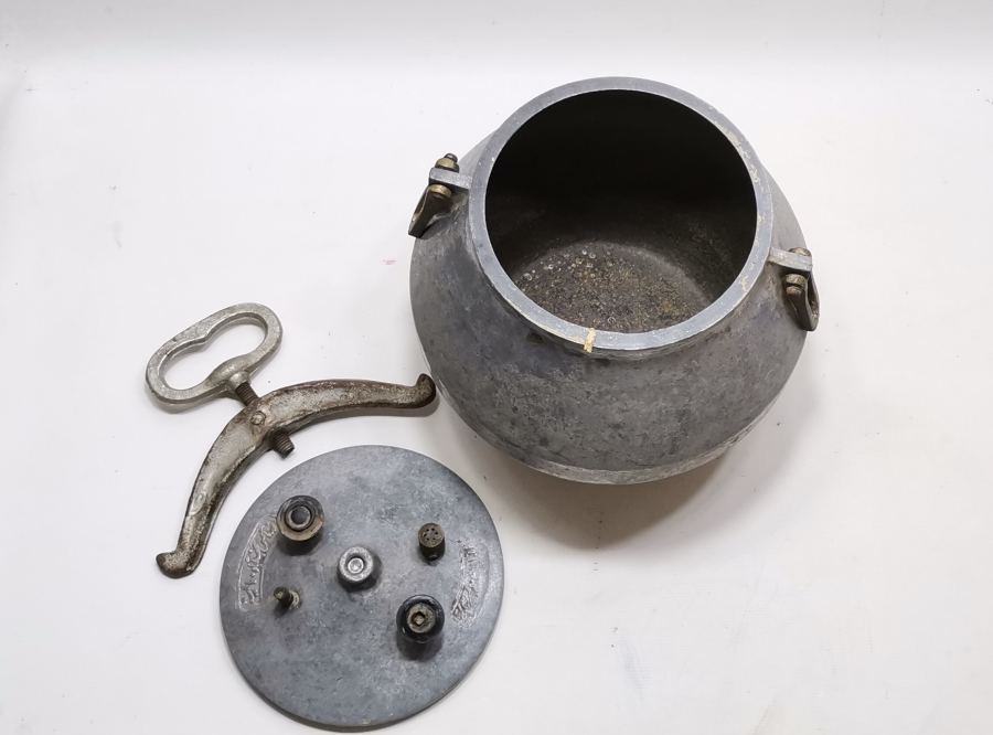 İLK YAPILAN DÜDÜKLÜ TENCERE MODELİ