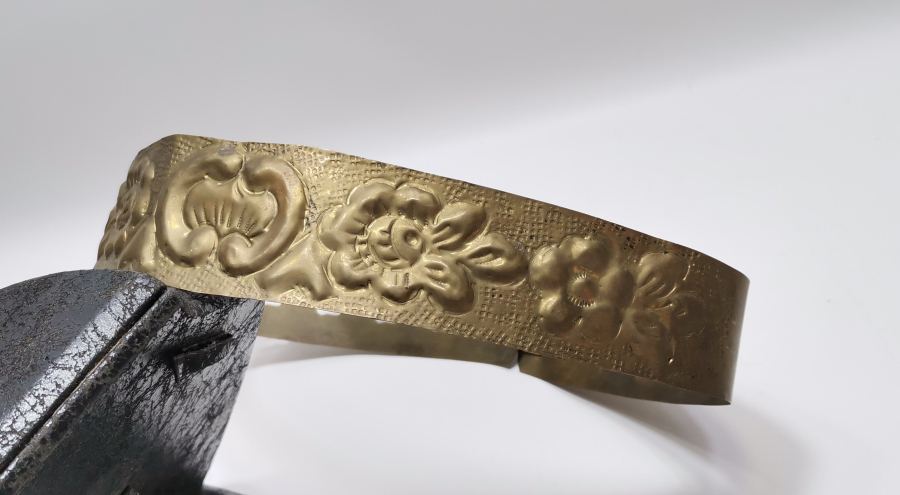 KABARTMA İŞÇİLİKLİ ANTİKA BİNDALLI KEMERİ