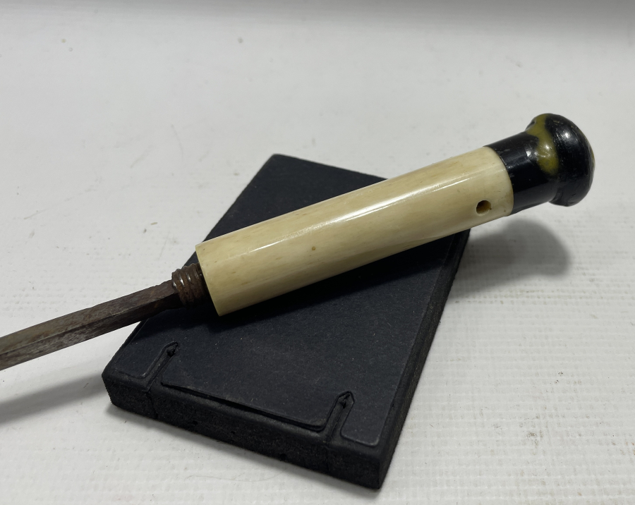 OSMANLI DÖNEMİ GİZLİ ŞİŞLİ AT KAMÇISI PARÇASI