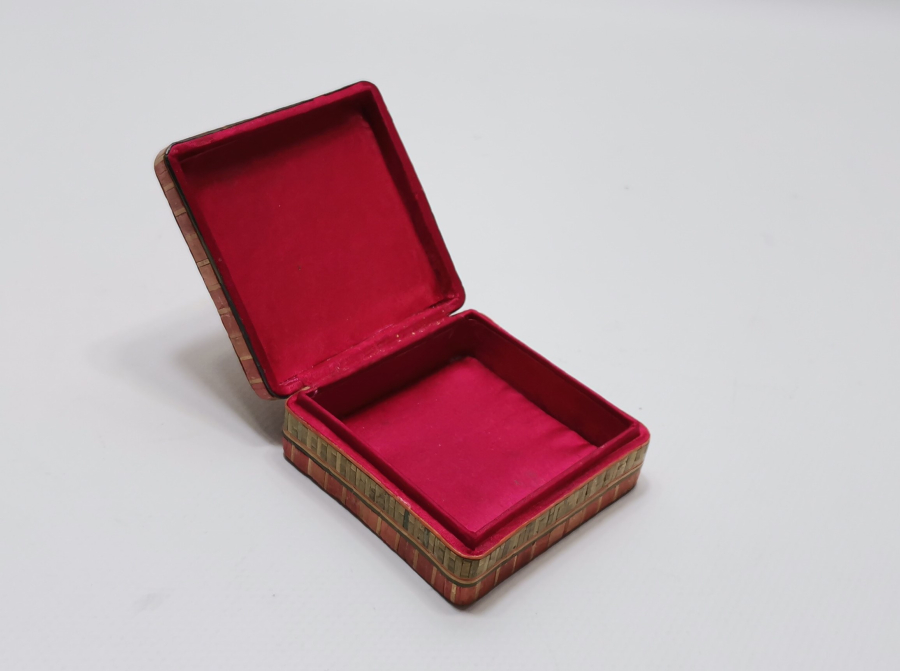 OSMANLI DÖNEMİ MARKÜTERİ İŞÇİLİKLİ KUTU