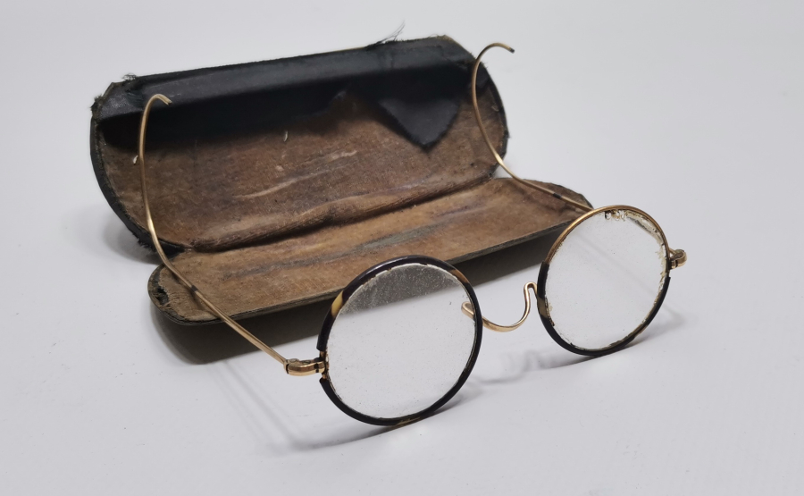 OSMANLI DÖNEMİ ORJİNAL KUTUSUNDA ALTIN KAPLAMA BAĞA TÜCCAR GÖZLÜĞÜ