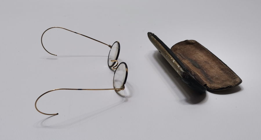 OSMANLI DÖNEMİ ORJİNAL KUTUSUNDA ALTIN KAPLAMA BAĞA TÜCCAR GÖZLÜĞÜ