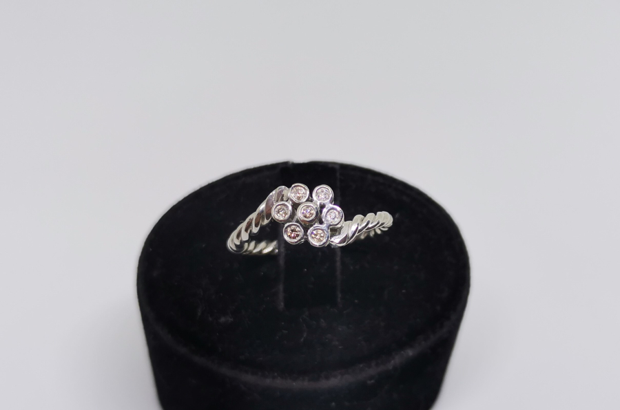 PAPATYA MODEL PIRLANTA TAŞLI YÜZÜK