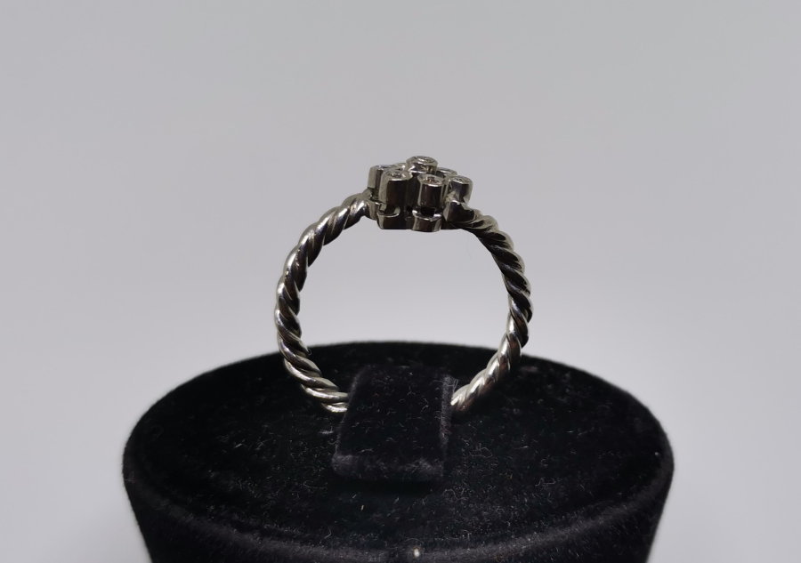 PAPATYA MODEL PIRLANTA TAŞLI YÜZÜK