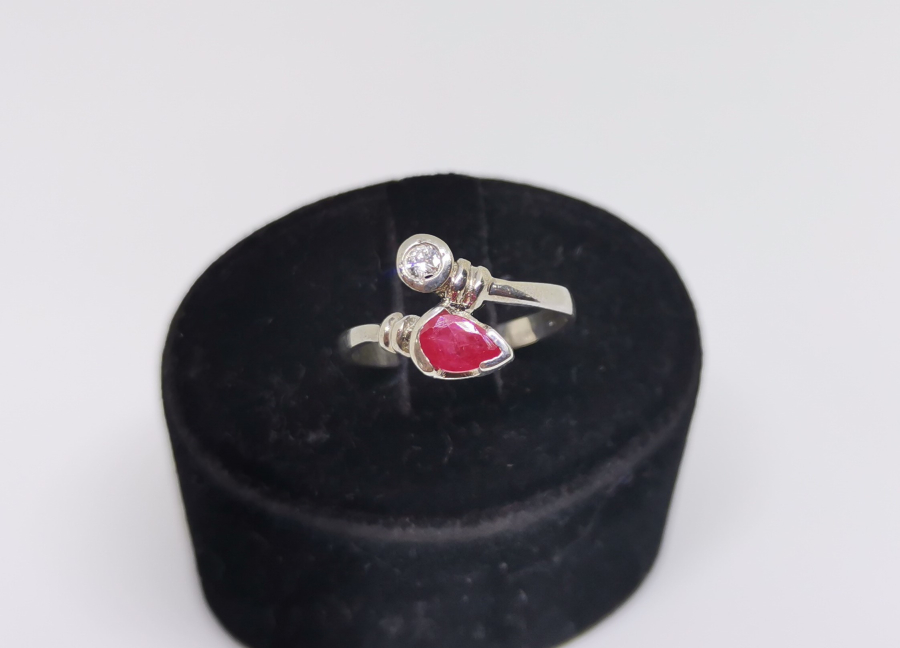 SAFİR VE PIRLANTA TAŞLI YILAN FORMLU ÖZEL YAPIM YÜZÜK