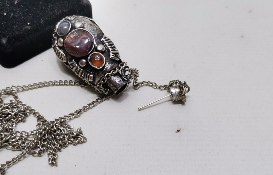 ÜZERİ AKİK TAŞLI GÜMÜŞ KAPLAMA ANTİKA KOLYE KOKULUK