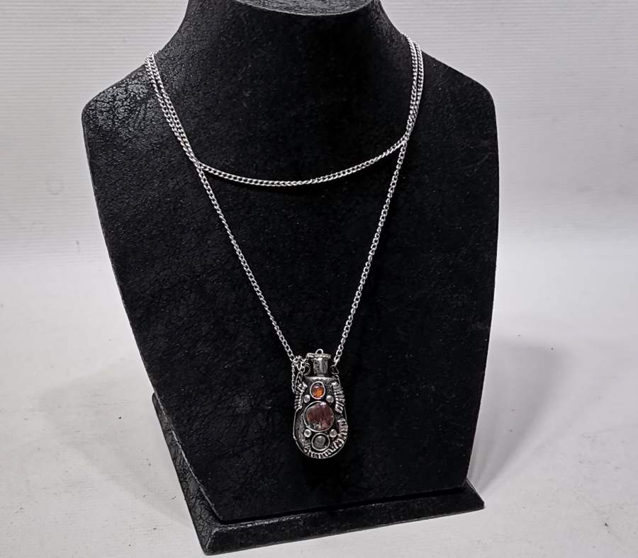 ÜZERİ AKİK TAŞLI GÜMÜŞ KAPLAMA ANTİKA KOLYE KOKULUK