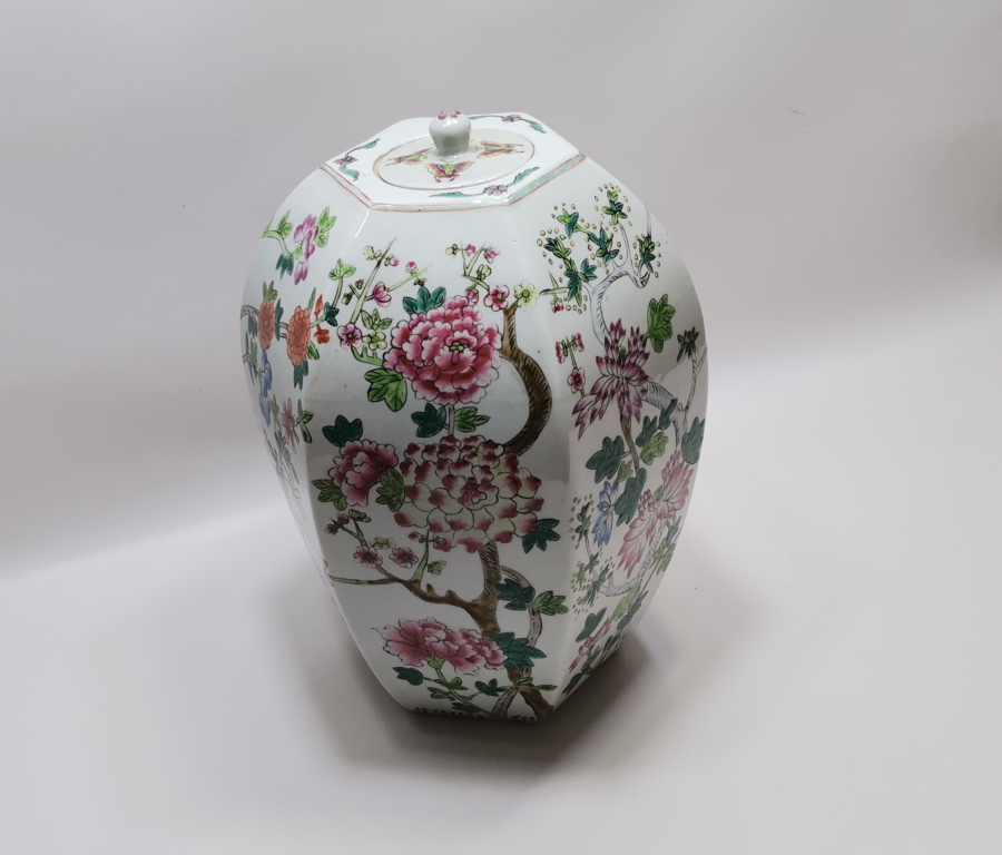 1900 BAŞLARI EL BOYAMA ALTI DAMGALI NADİR ÇİN VAZO