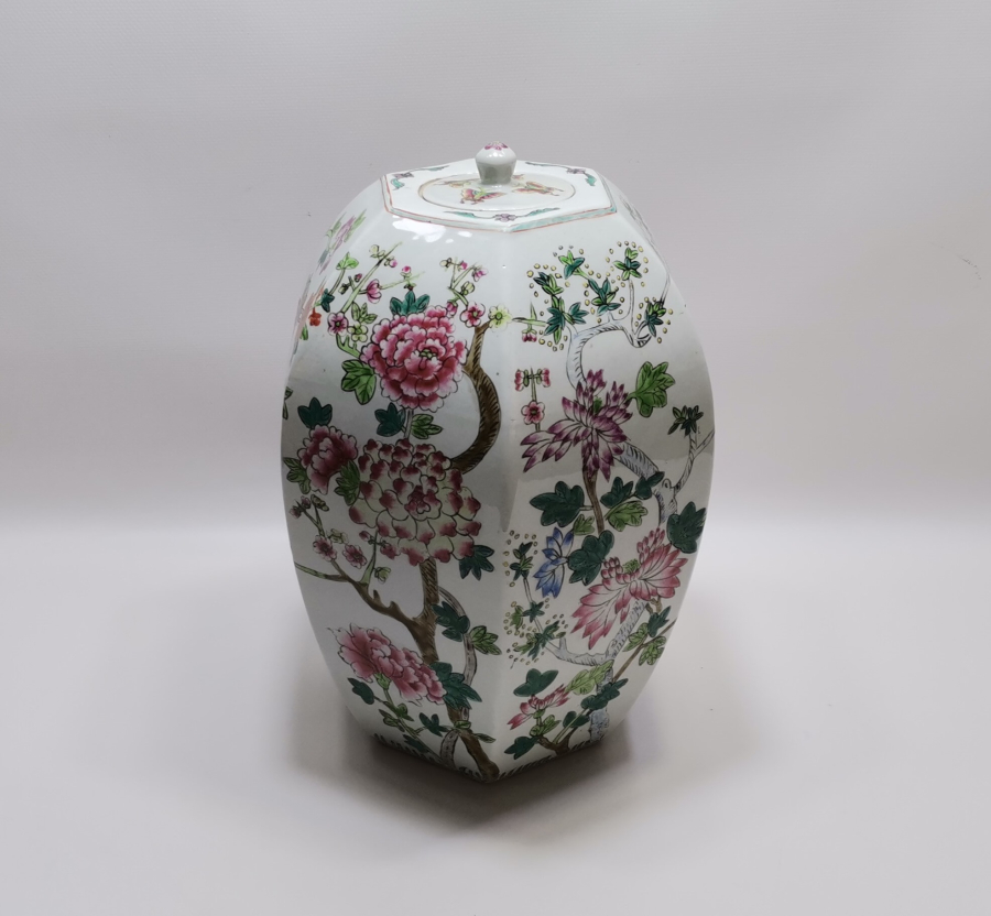 1900 BAŞLARI EL BOYAMA ALTI DAMGALI NADİR ÇİN VAZO