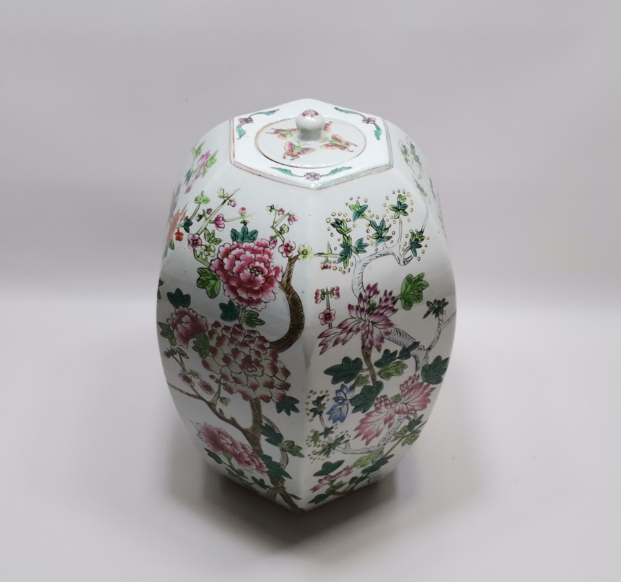 1900 BAŞLARI EL BOYAMA ALTI DAMGALI NADİR ÇİN VAZO