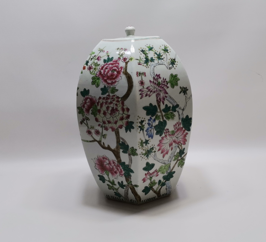 1900 BAŞLARI EL BOYAMA ALTI DAMGALI NADİR ÇİN VAZO