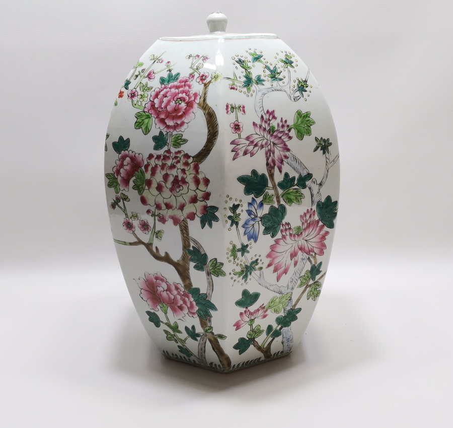 1900 BAŞLARI EL BOYAMA ALTI DAMGALI NADİR ÇİN VAZO