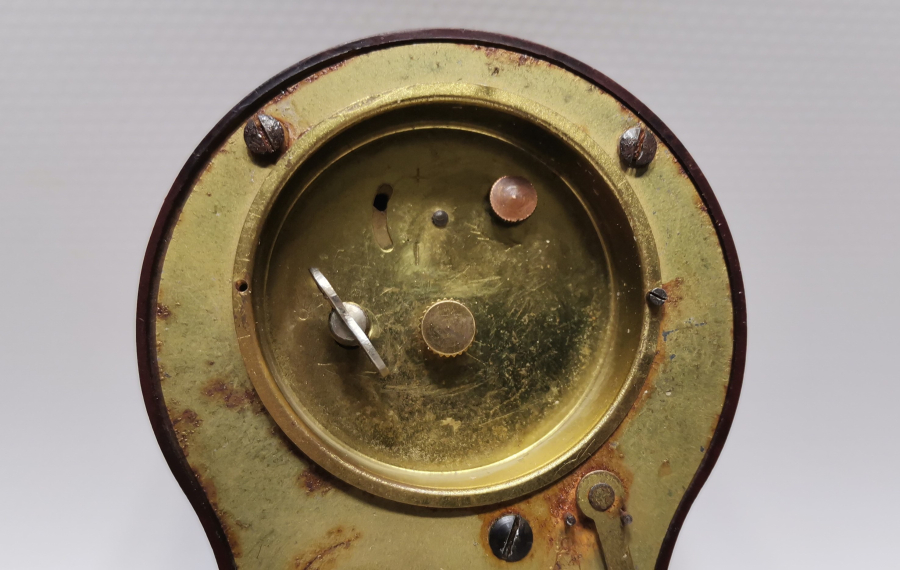 ANTİKA KURMALI ALMAN MASA SAATİ