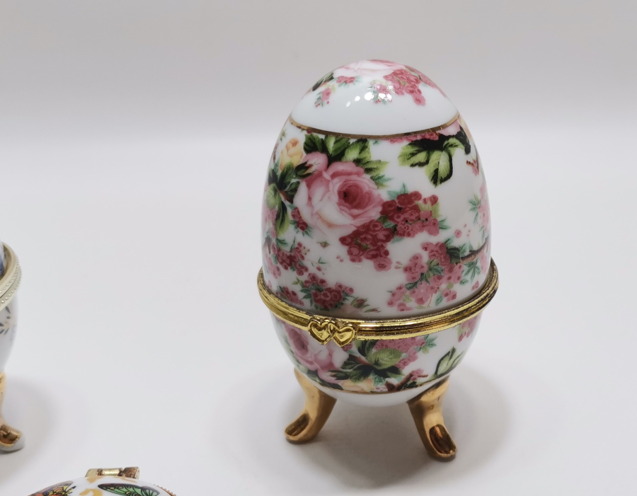 ANTİKA PORSELEN MÜCEVHER KUTUSU LOTU