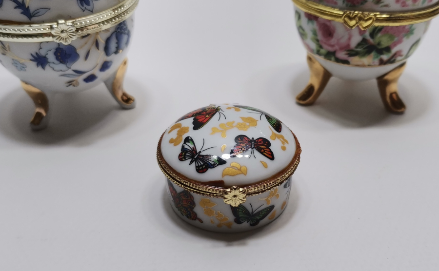 ANTİKA PORSELEN MÜCEVHER KUTUSU LOTU