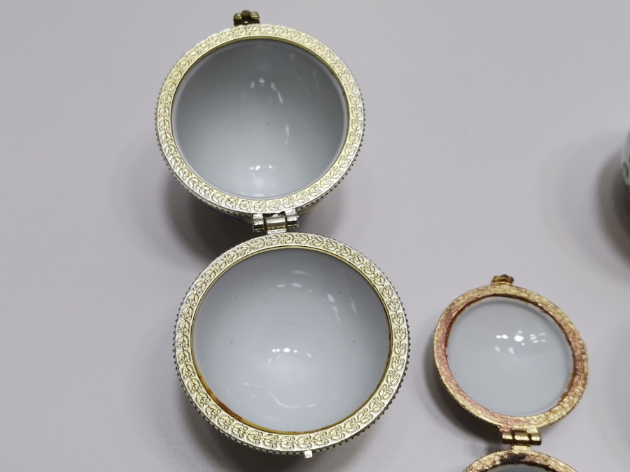 ANTİKA PORSELEN MÜCEVHER KUTUSU LOTU