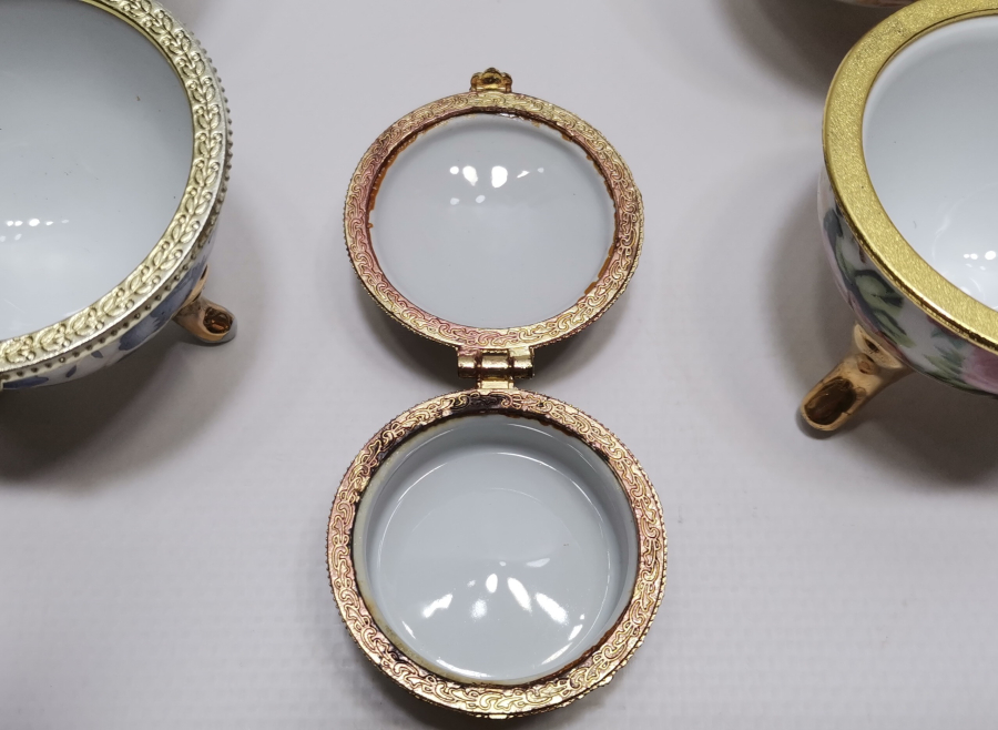 ANTİKA PORSELEN MÜCEVHER KUTUSU LOTU