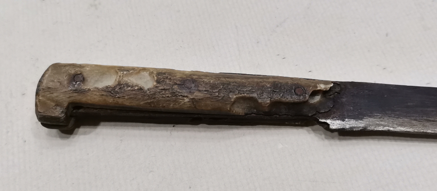 BOYNUZ SAPLI VE KINLI BURSA KAMASI