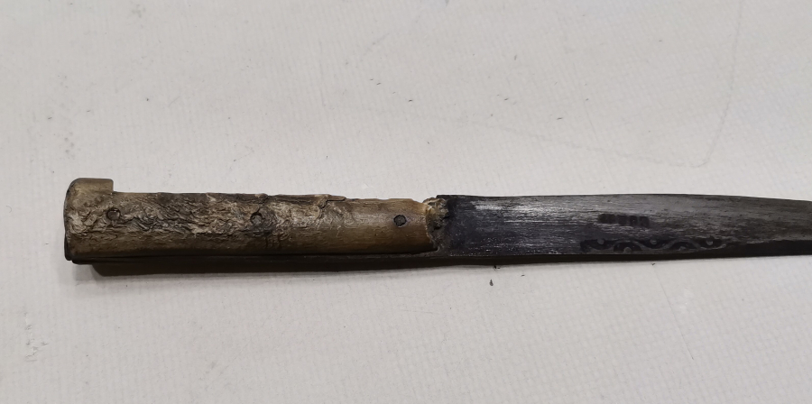 BOYNUZ SAPLI VE KINLI BURSA KAMASI