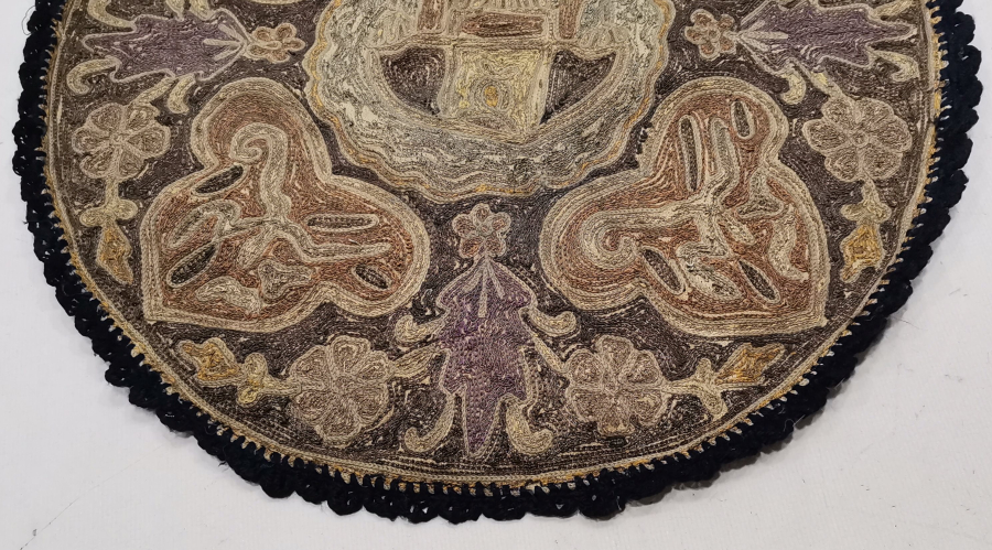 OSMANLI DÖNEMİ SUZANİ İŞÇİLİKLİ SİNİ ÖRTÜSÜ