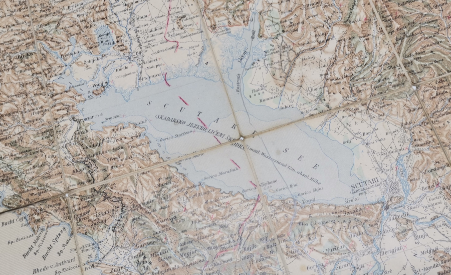 1900 BAŞLARI KARTON KABINDA AVRUPA HARİTASI