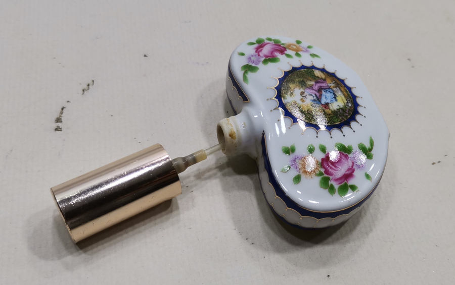 ANTİKA FRANSIZ KOKU ŞİŞESİ