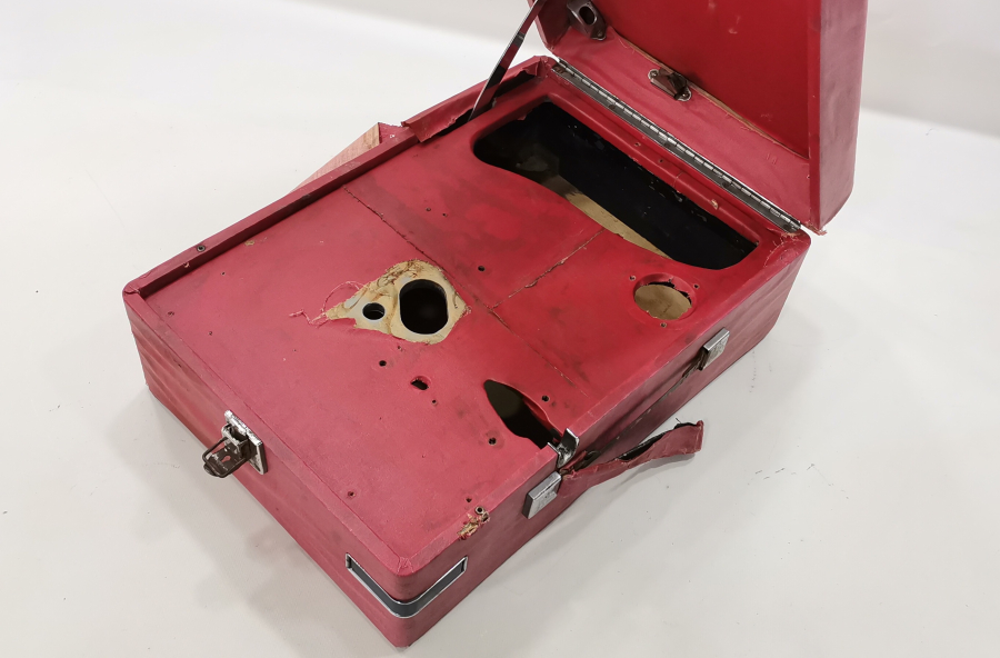 ANTİKA GRAMAFON ÇANTASI