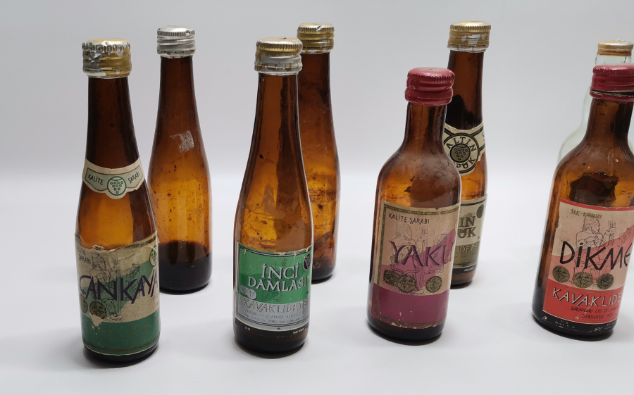 ANTİKA İÇKİ ŞİŞELERİ LOTU