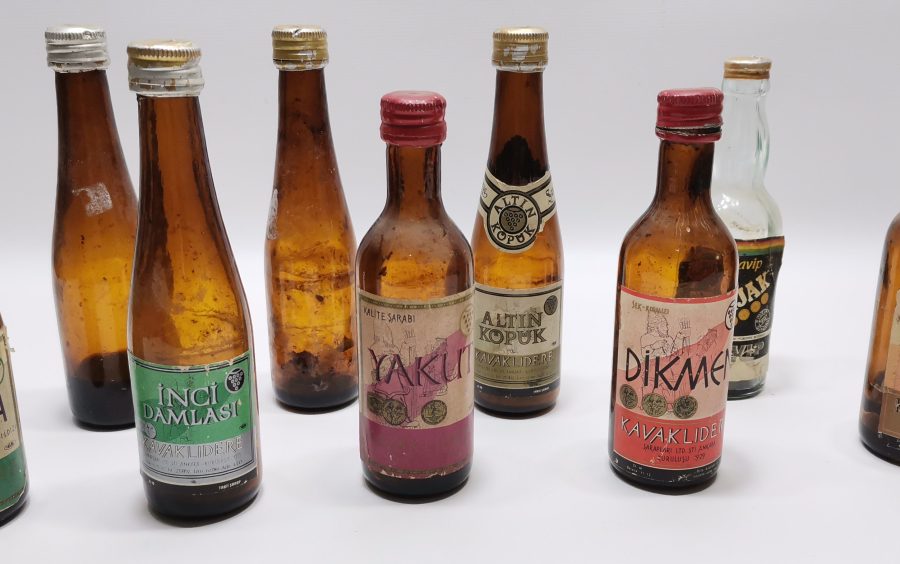 ANTİKA İÇKİ ŞİŞELERİ LOTU