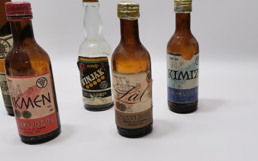 ANTİKA İÇKİ ŞİŞELERİ LOTU