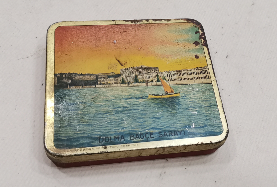 CUMHURİYET BAŞLARI DOLMA BAHÇE SARAYI GÖRSELLİ NADİR SİGARA TABAKASI
