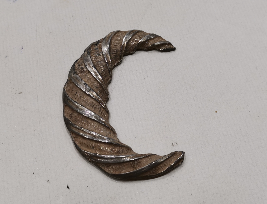 HİLAL FORMUNDA YAPILMIŞ OSMANLI DÖNEMİ ASKERİ APLİK