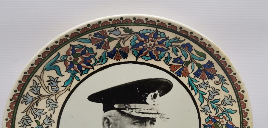 KENAN EVREN İMZALI ÇOK NADİR KÜTAHYA DUVAR TABAĞI