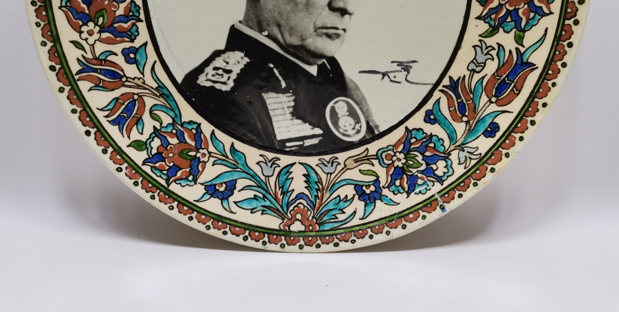 KENAN EVREN İMZALI ÇOK NADİR KÜTAHYA DUVAR TABAĞI