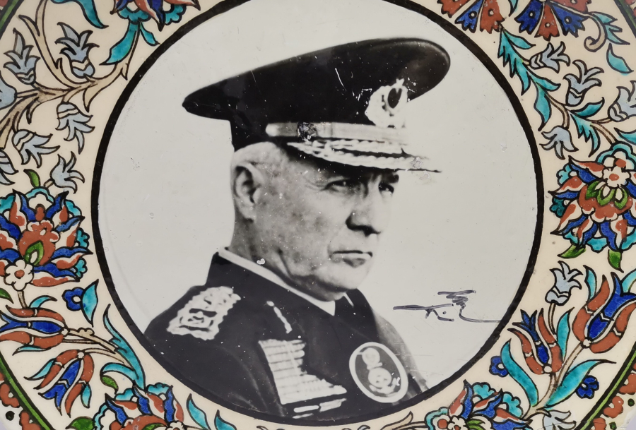 KENAN EVREN İMZALI ÇOK NADİR KÜTAHYA DUVAR TABAĞI