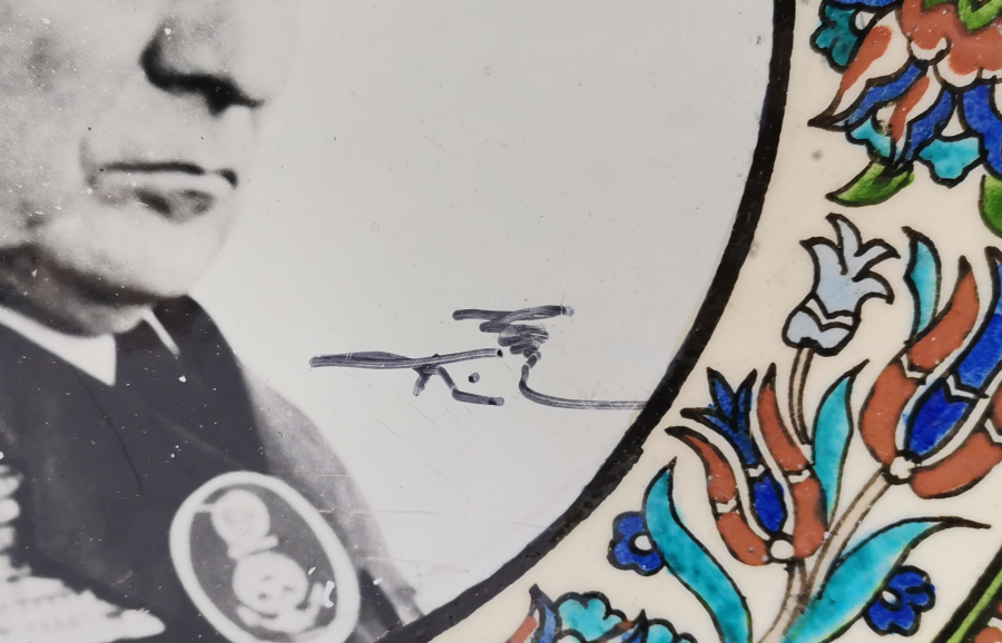 KENAN EVREN İMZALI ÇOK NADİR KÜTAHYA DUVAR TABAĞI