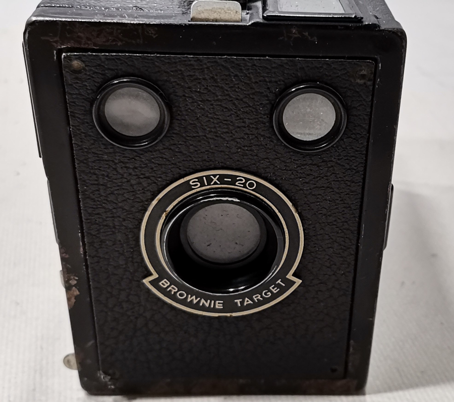 ORJİNAL KUTUSUNDA NADİR FORMDA ANTİKA FOTOĞRAF MAKİNESİ