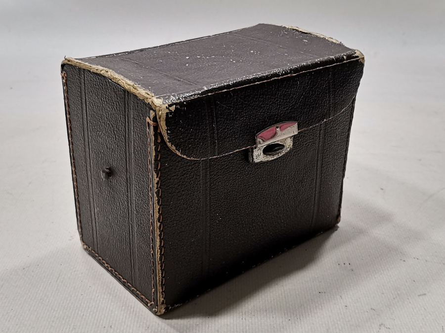 ORJİNAL KUTUSUNDA NADİR FORMDA ANTİKA FOTOĞRAF MAKİNESİ