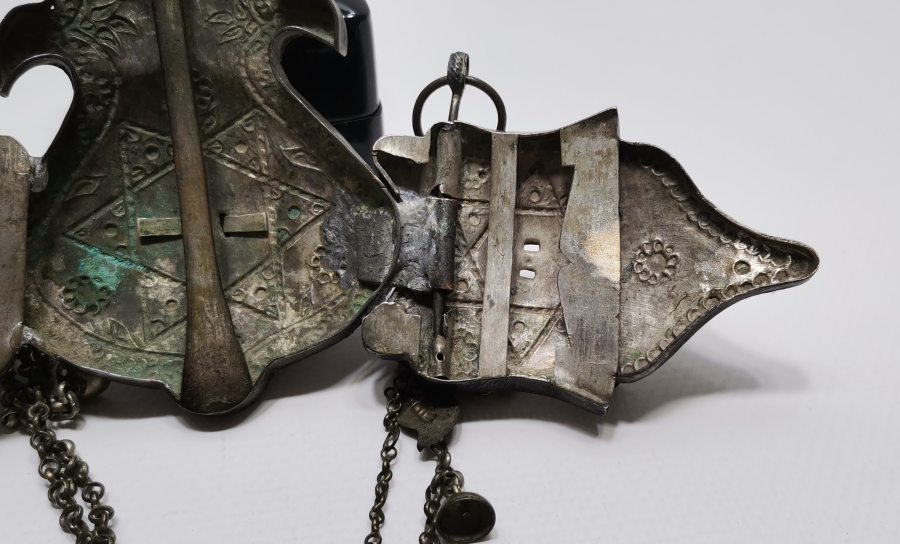 OSMANLI DÖNEMİ NADİR FORMDA KÖSTEKLİ GÜMÜŞ GELİN KEMERİ