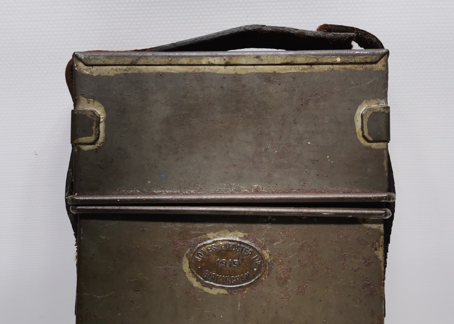 1. DÜNYA SAVAŞI DÖNEMİ ÇOK NADİR 1915 TARİHLİ İNGİLİZ SİPER LAMBASI KUTUSU